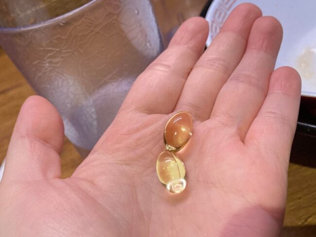 ✨極鮮高濃度魚油-來自挪威的頂級新鮮魚油🐟✨✅提供人體黃金比例 → EPA：DHA = 3：2，SGS檢驗 Omega-3 含量高達94%，業界最低氧化指標✅天然rTG型式，小分子好吸收✅榮獲4大永續認證 → 配額管理、不過度捕撈✅鋁片密封、獨立包裝，維持魚油新鮮度