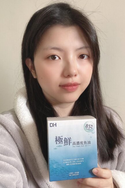 ✨極鮮高濃度魚油-來自挪威的頂級新鮮魚油🐟✨✅提供人體黃金比例 → EPA：DHA = 3：2，SGS檢驗 Omega-3 含量高達94%，業界最低氧化指標✅天然rTG型式，小分子好吸收✅榮獲4大永續認證 → 配額管理、不過度捕撈✅鋁片密封、獨立包裝，維持魚油新鮮度