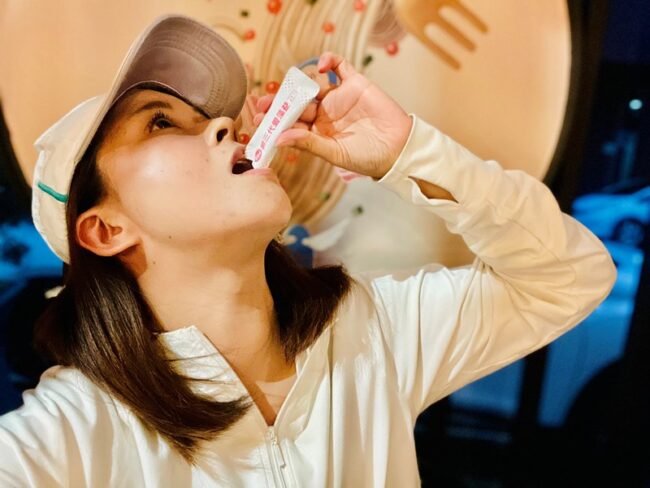 ✨第三代愛藻益-三重防護✨第➊重-築起防護牆-改變細菌叢生態🛡✅五項專利八株益生菌✅五項專利益生質第➋重-增強體力🌞✅陽光維生素D3,2包含高單位800IU✅50項專利葡聚多醣體✅抗氧化-維生素C第❸重-滋補強身💪✅50項專利乳鐵蛋白✅專利初乳蛋白IgG 🥛✅專利燕窩胜肽 ⭐高單位800IU維生素D3 +C+益生菌配方,全家人健康維持的後盾,寶寶吃也好安心❤️