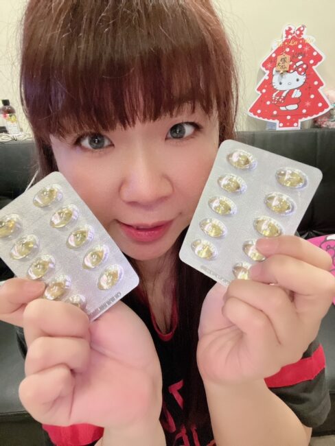 ✨極鮮高濃度魚油-來自挪威的頂級新鮮魚油🐟✨✅提供人體黃金比例 → EPA：DHA = 3：2，SGS檢驗 Omega-3 含量高達94%，業界最低氧化指標✅天然rTG型式，小分子好吸收✅榮獲4大永續認證 → 配額管理、不過度捕撈✅鋁片密封、獨立包裝，維持魚油新鮮度