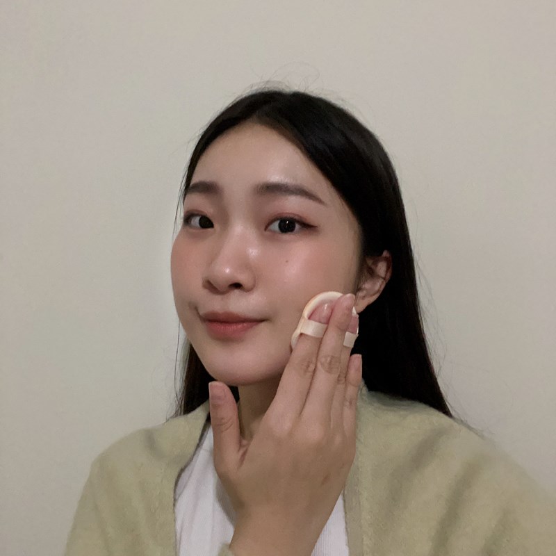 ✨DH300膠原蛋白胜肽-韓國獨家專利二胜肽✨100%魚類來源🐟膠原蛋白胜肽，PO˙OG含量高達50%❗️❗️✅透明公開膠原蛋白分子量300Da🤩✅日本Oricera®玄米神經醯胺，10%高濃度，每包12mg足量添加✅膠原合成關鍵▶️93%高濃度天然維生素C，告別化學合成，100%天然非基改✅穀胱甘肽益生菌-透亮光采，兼具抗氧化作用✅山竹果抽取物淡淡檸檬清新風味，告別膠原蛋白動物腥味！無香料、無色素，每包只有15.4卡，輕卡無負擔！青春美麗多感合一，綻放你的女神光～♥