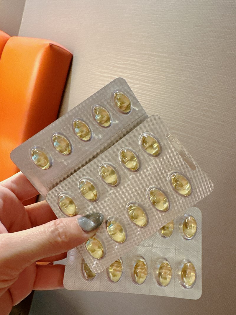 ✨極鮮高濃度魚油-來自挪威的頂級新鮮魚油🐟✨✅提供人體黃金比例 → EPA：DHA = 3：2，SGS檢驗 Omega-3 含量高達94%，業界最低氧化指標✅天然rTG型式，小分子好吸收✅榮獲4大永續認證 → 配額管理、不過度捕撈✅鋁片密封、獨立包裝，維持魚油新鮮度