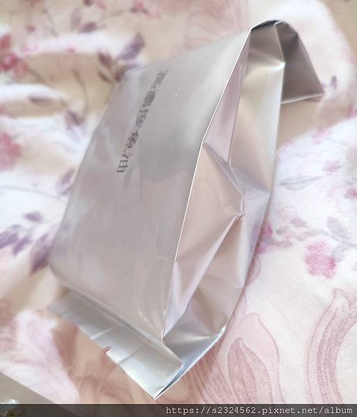 ✨極鮮高濃度魚油-來自挪威的頂級新鮮魚油🐟✨✅提供人體黃金比例 → EPA：DHA = 3：2，SGS檢驗 Omega-3 含量高達94%，業界最低氧化指標✅天然rTG型式，小分子好吸收✅榮獲4大永續認證 → 配額管理、不過度捕撈✅鋁片密封、獨立包裝，維持魚油新鮮度