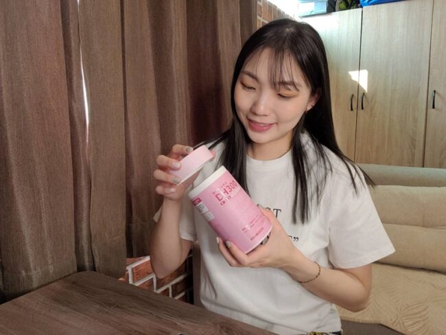 ✨DH300膠原蛋白胜肽-韓國獨家專利二胜肽✨100%魚類來源🐟膠原蛋白胜肽,PO˙OG含量高達50%❗️❗️✅透明公開膠原蛋白分子量300Da🤩✅日本Oricera®玄米神經醯胺,10%高濃度,每包12mg足量添加✅膠原合成關鍵▶️93%高濃度天然維生素C,告別化學合成,100%天然非基改✅穀胱甘肽益生菌-透亮光采,兼具抗氧化作用✅山竹果抽取物淡淡檸檬清新風味,告別膠原蛋白動物腥味!無香料、無色素,每包只有15.4卡,輕卡無負擔!青春美麗多感合一,綻放你的女神光~♥