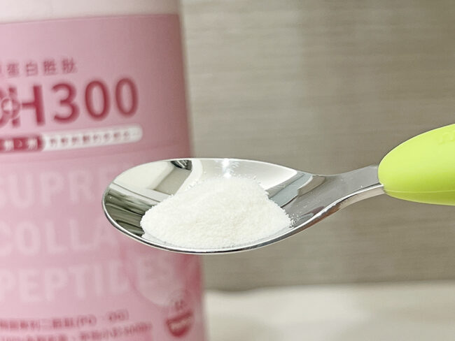 ✨DH300膠原蛋白胜肽-韓國獨家專利二胜肽✨100%魚類來源🐟膠原蛋白胜肽，PO˙OG含量高達50%❗️❗️✅透明公開膠原蛋白分子量300Da🤩✅日本Oricera®玄米神經醯胺，10%高濃度，每包12mg足量添加✅膠原合成關鍵▶️93%高濃度天然維生素C，告別化學合成，100%天然非基改✅穀胱甘肽益生菌-透亮光采，兼具抗氧化作用✅山竹果抽取物淡淡檸檬清新風味，告別膠原蛋白動物腥味！無香料、無色素，每包只有15.4卡，輕卡無負擔！青春美麗多感合一，綻放你的女神光～♥