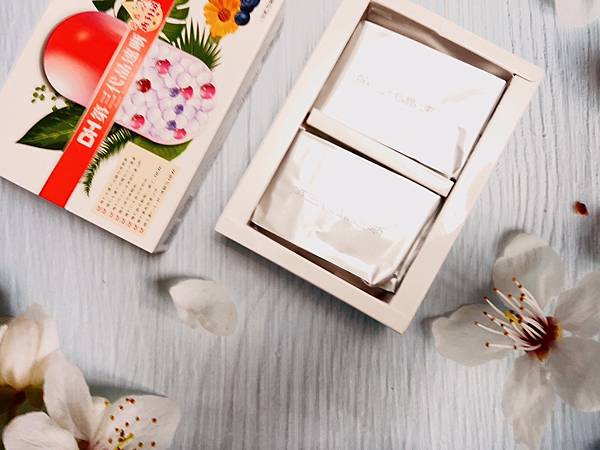 ✨第三代晶速晰-晶亮成分高補給✨長時間使用3C，讓你數位疲勞了嗎❓採用美國臨床葉黃素與玉米黃素黃金比例10:2 ，游離型雙專利好吸收，2粒達30mg : 6mg高補給劑量✅雨生紅球藻蝦紅素，業界高含量8mg❗✅日本95%高純度透明質酸鈉💦✅雙重花青素-日本專利黑豆x歐洲專利藍莓✅專利素食微藻DHA✅維生素C +維生素E +鋅+硒酵母。全方位的晶亮水潤配方，適合全家大小，給您清晰透徹精彩生活❗