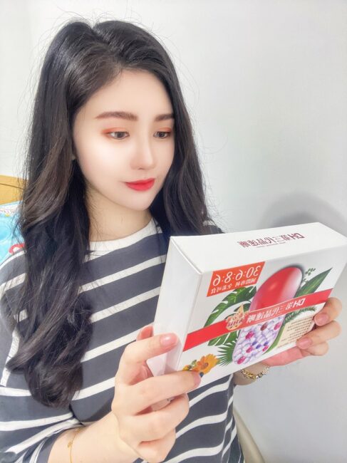 ✨第三代晶速晰-晶亮成分高補給✨長時間使用3C，讓你疲勞了嗎❓採用美國臨床葉黃素與玉米黃素黃金比例10:2 ，游離型雙專利好吸收，2粒達30mg : 6mg高補給劑量✅雨生紅球藻蝦紅素，業界高含量8mg❗️✅日本95%高純度透明質酸鈉💦✅雙重花青素-日本專利黑豆x歐洲專利藍莓✅專利素食微藻DHA✅維生素C +維生素E +鋅+硒酵母。全方位的晶亮水潤配方，適合全家大小，給您清新透徹精彩生活❗️