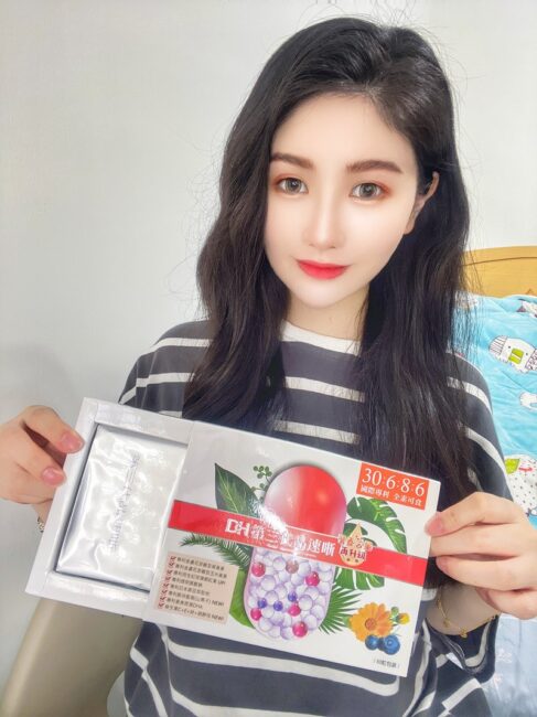 ✨第三代晶速晰-晶亮成分高補給✨長時間使用3C，讓你疲勞了嗎❓採用美國臨床葉黃素與玉米黃素黃金比例10:2 ，游離型雙專利好吸收，2粒達30mg : 6mg高補給劑量✅雨生紅球藻蝦紅素，業界高含量8mg❗️✅日本95%高純度透明質酸鈉💦✅雙重花青素-日本專利黑豆x歐洲專利藍莓✅專利素食微藻DHA✅維生素C +維生素E +鋅+硒酵母。全方位的晶亮水潤配方，適合全家大小，給您清新透徹精彩生活❗️