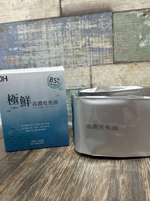 ✨高濃度魚油-來自挪威的頂級新鮮魚油🐟✨✅提供人體黃金比例 → EPA：DHA = 3：2，SGS檢驗 Omega-3 含量高達94%，業界最低氧化指標✅天然rTG型式，小分子好吸收✅榮獲4大永續認證 → 配額管理、不過度捕撈✅鋁片密封、獨立包裝，維持魚油新鮮度